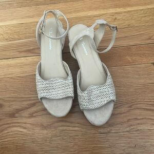 Chinese Laundry Sandals Size 9